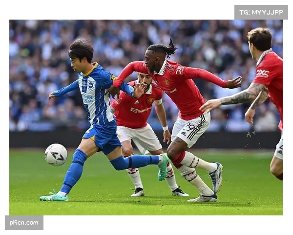 布莱顿核心三笘薰脚踝扫描无碍，邓克伤愈归队稳固后防中路